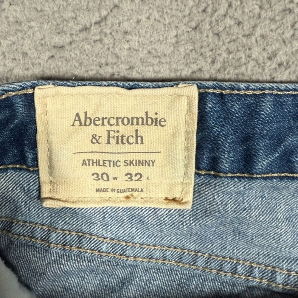 Abercrombie & Fitch Jeans Mens 30x31 Blue Athletic Skinny Denim Distressed Logo - Picture 12 of 15